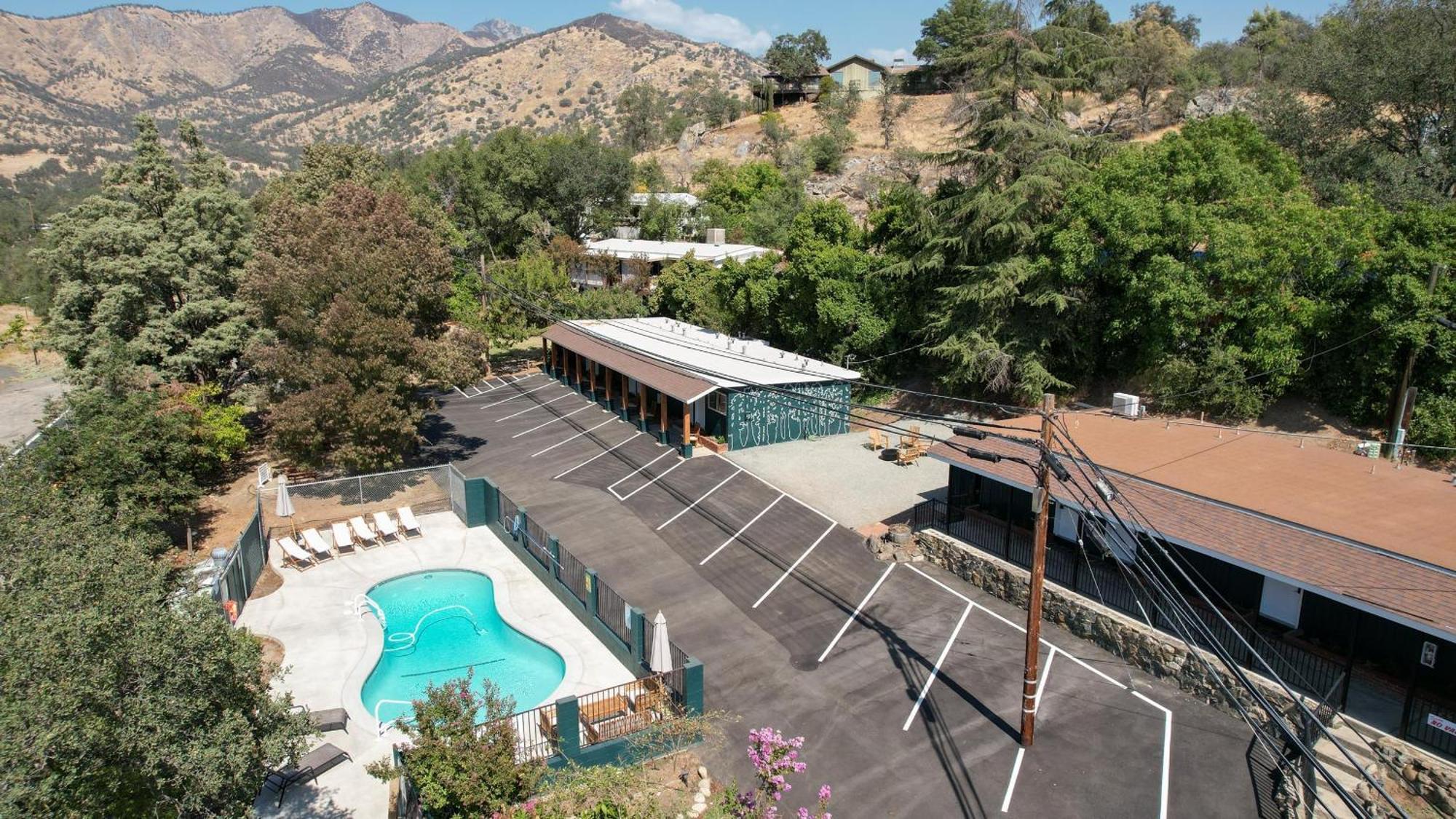 The Charlotte Sequoia Motel R2 Three Rivers Exterior photo